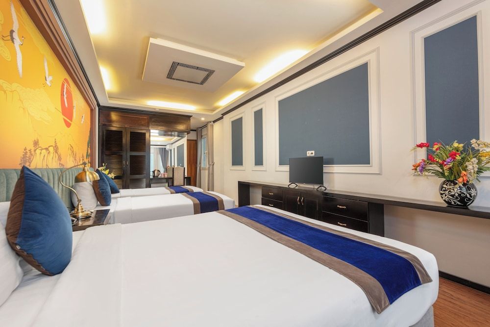 undefined Eclipse Legend Hotel 8