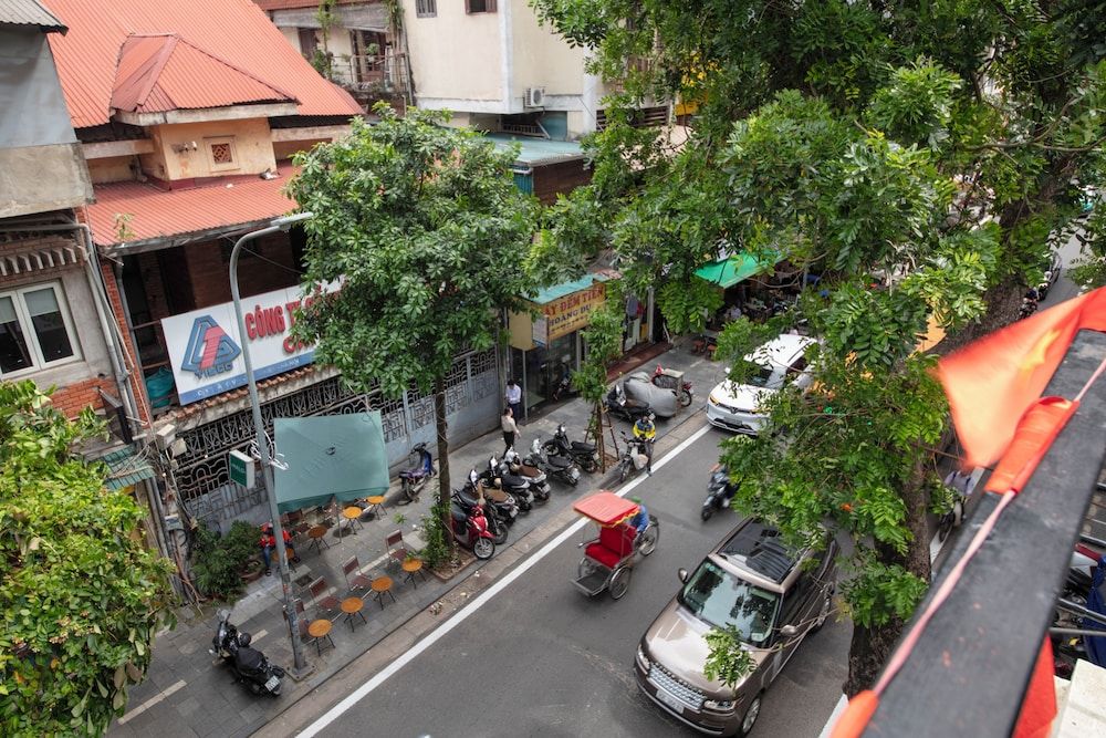 undefined Eclipse Legend Hotel 6