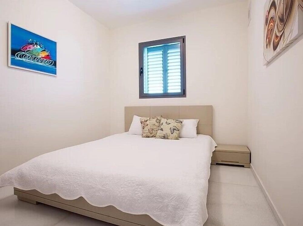 Tel Aviv Home Comfort Apartment, Tower