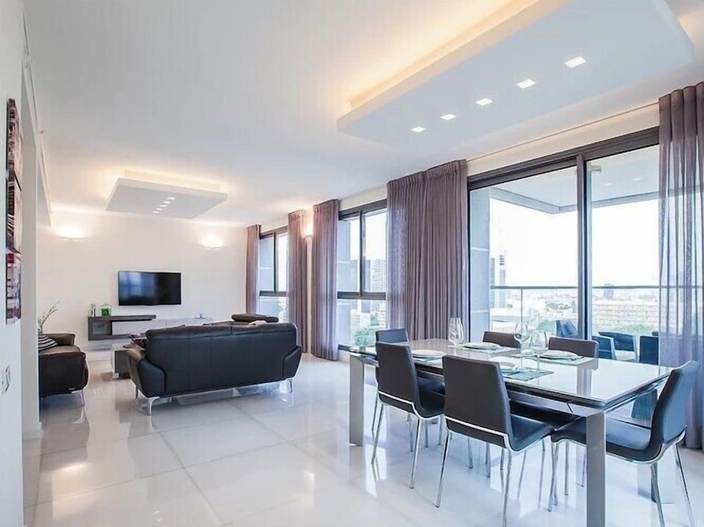 Tel Aviv Home Comfort Apartment, Tower 8
