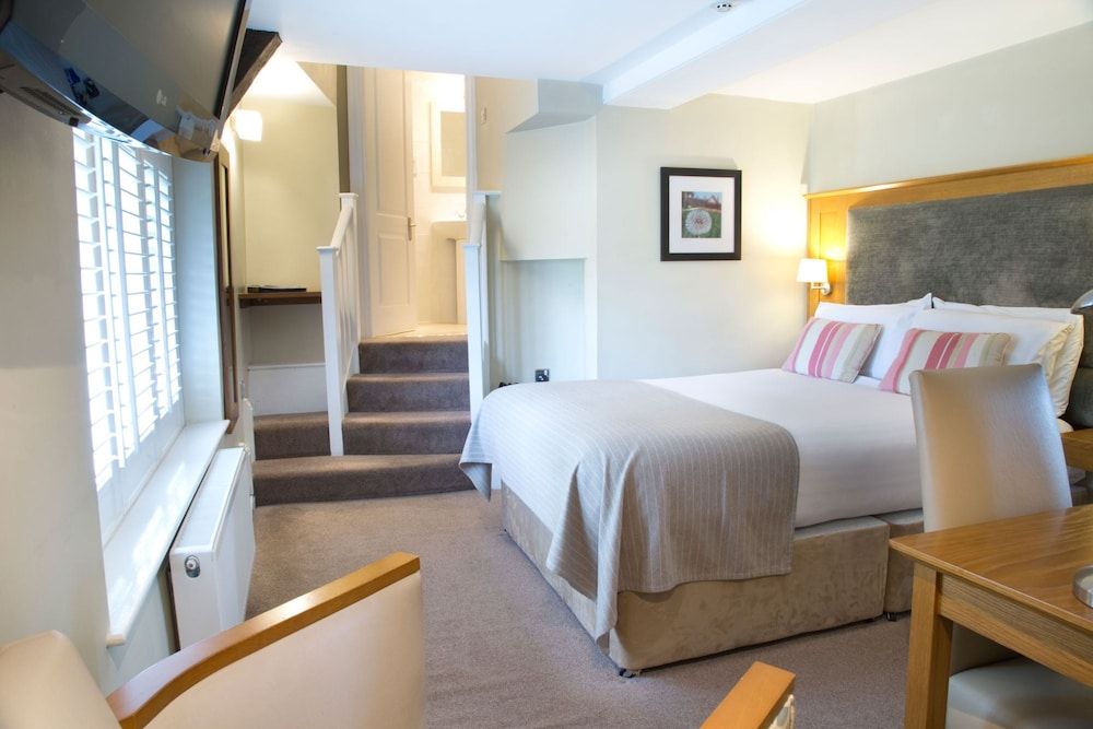 Banbury Wroxton House Hotel Standard Twin Room 2