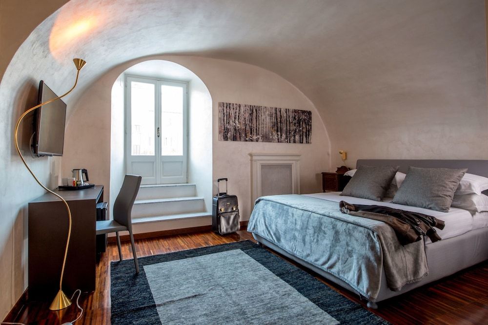 undefined Palazzo De Cupis 3