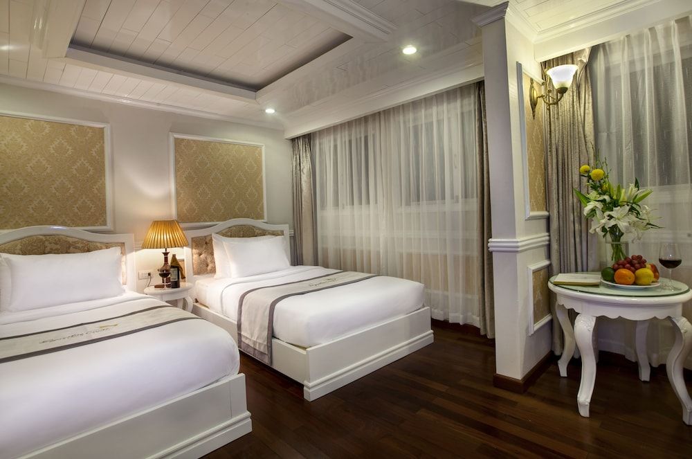 Signature Halong Cruise