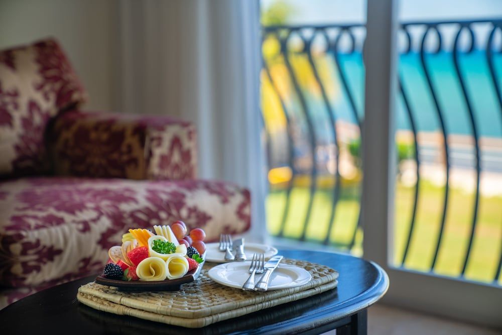 Junior Suite, Oceanfront (with Butler Suite)