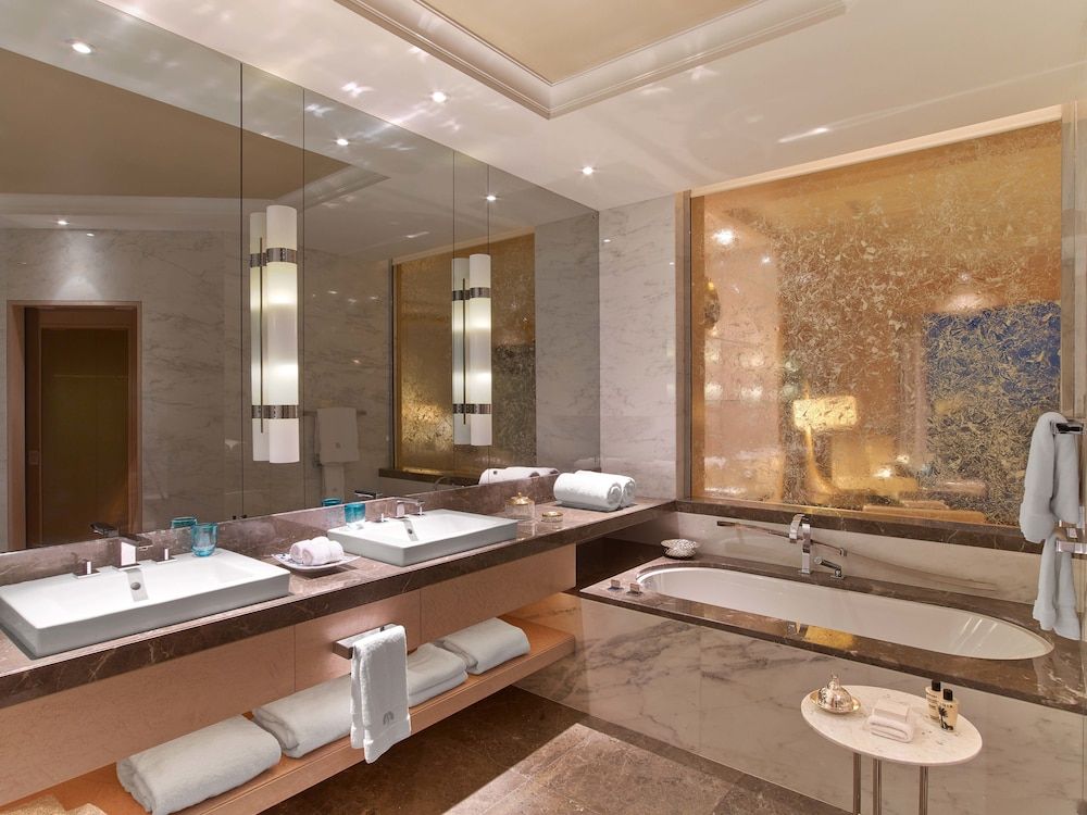 Raffles Istanbul Deluxe Room, 1 King Bed (City) 5