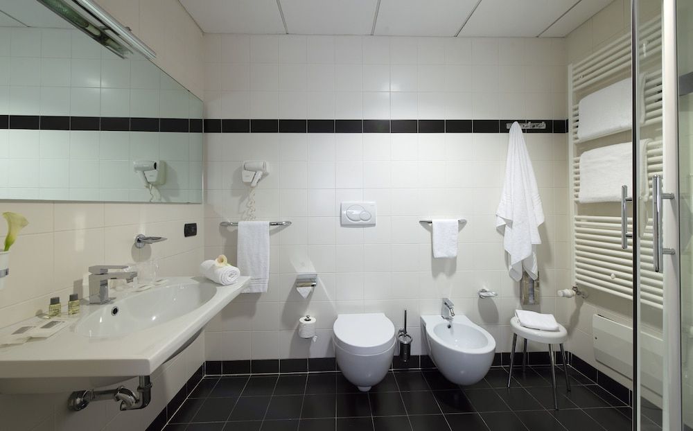 Hotel D120 Economy Double Room Single Use 4