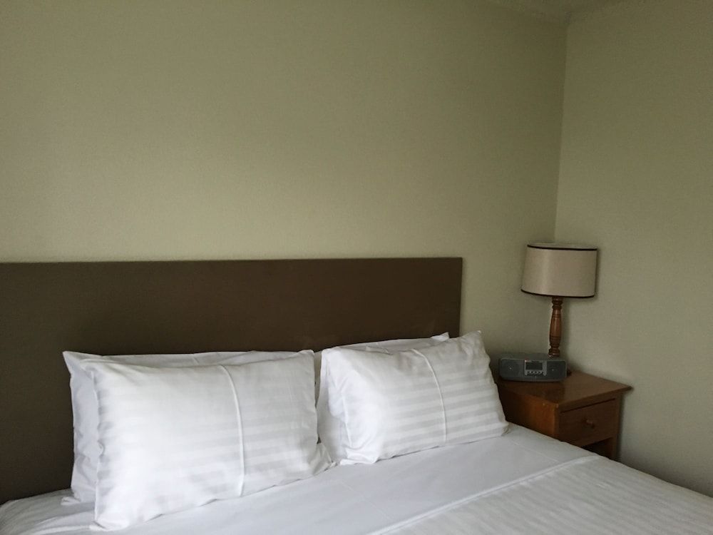 Hotel Bruce County Classic Queen 2