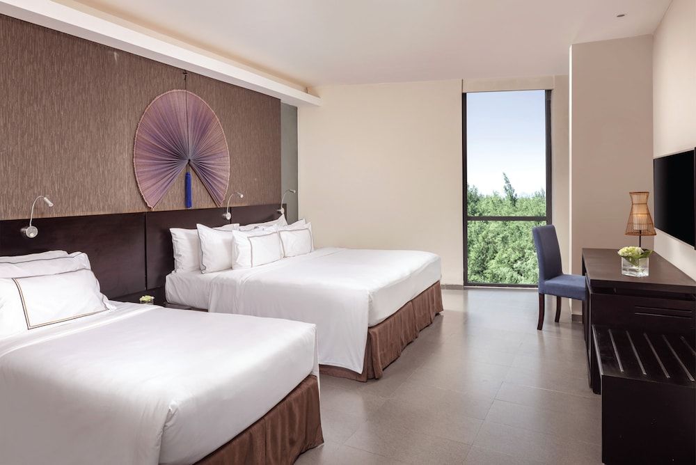 Melia Danang Beach Resort Deluxe Room 5