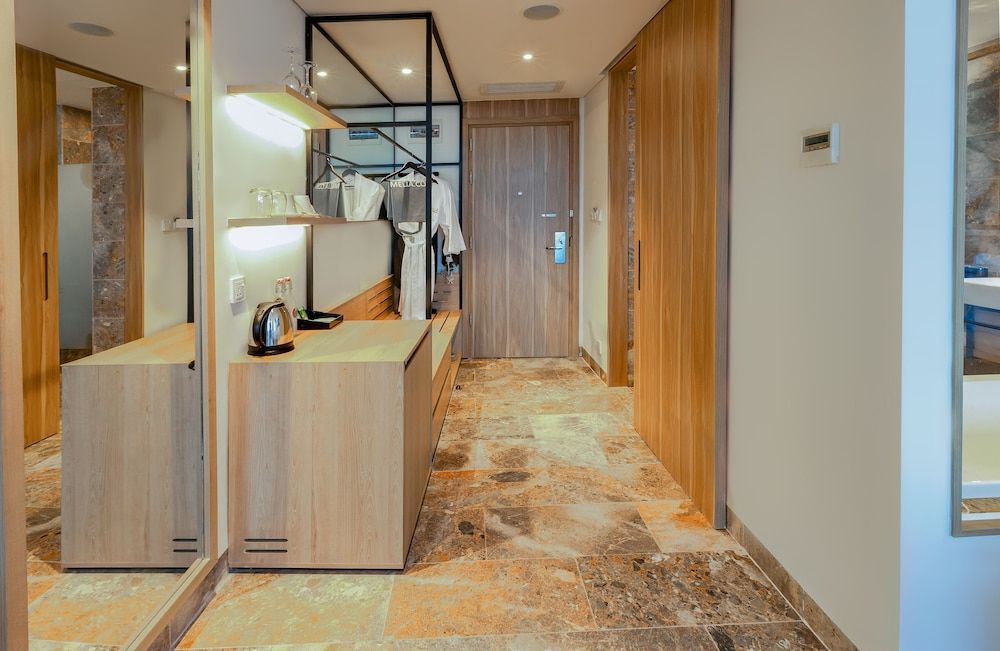 Melia Danang Beach Resort Deluxe Room 8