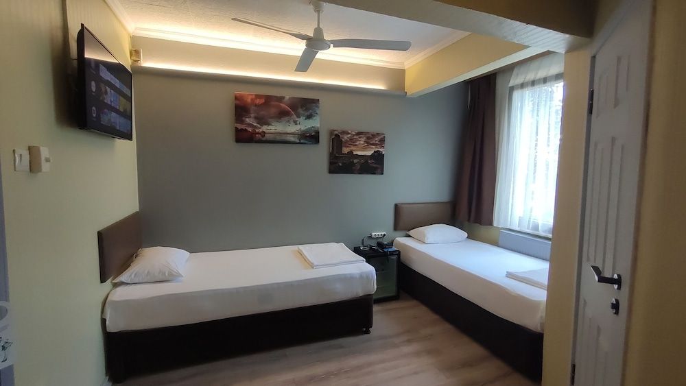 Hotel Torun Istanbul Old City Deluxe Twin Room, Multiple Beds, Park View 2