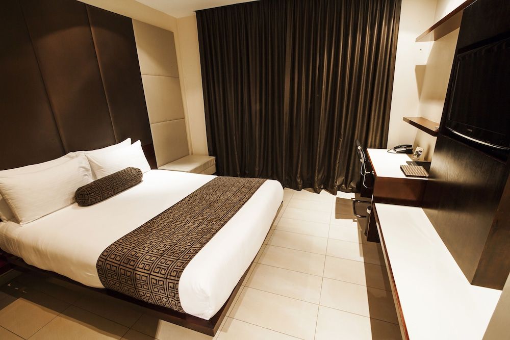 Lamana Hotel Deluxe Double Room 2