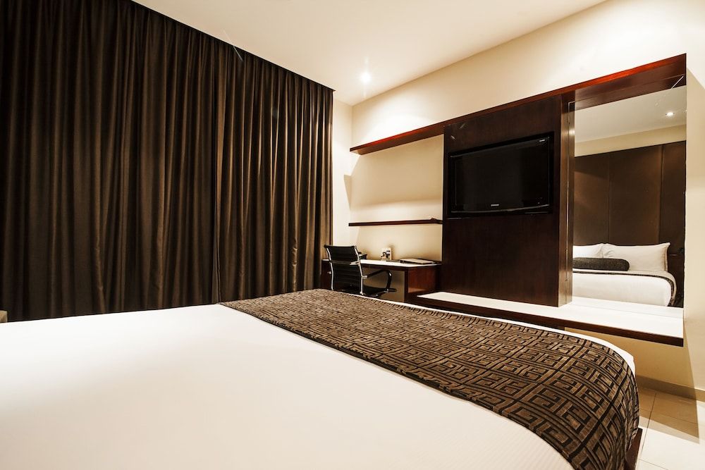 Lamana Hotel Deluxe Double Room 3