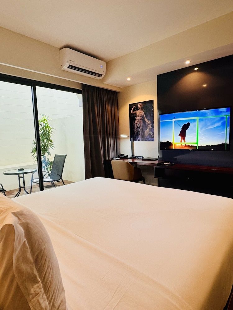 undefined Lamana Hotel 2