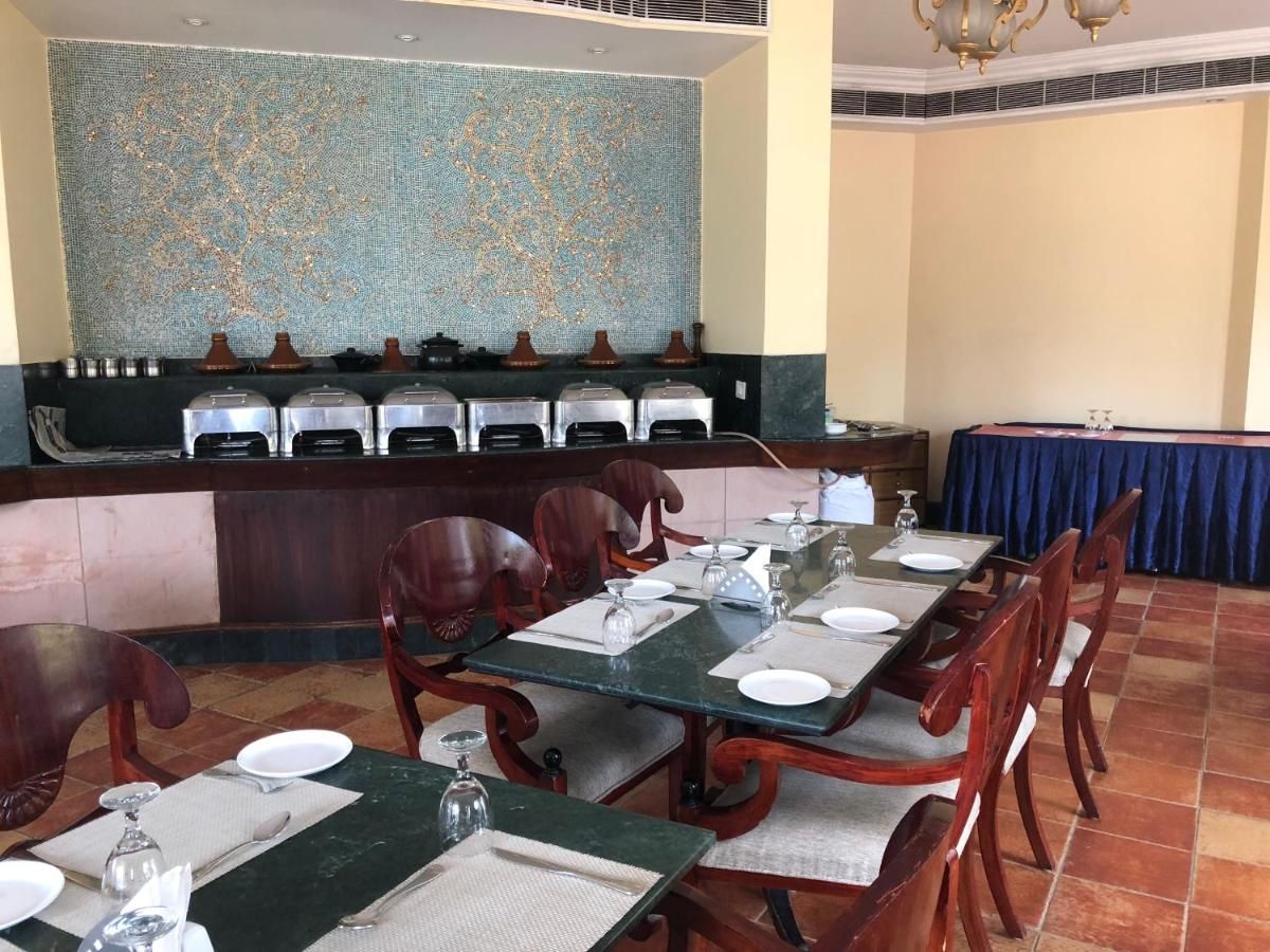 Food & Dining