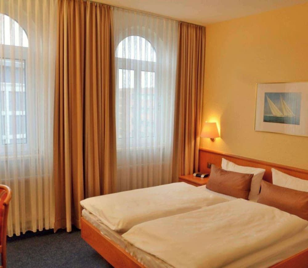 Sure Hotel by Best Western Wilhelmshaven City Standard Room, 2 Twin Beds 5