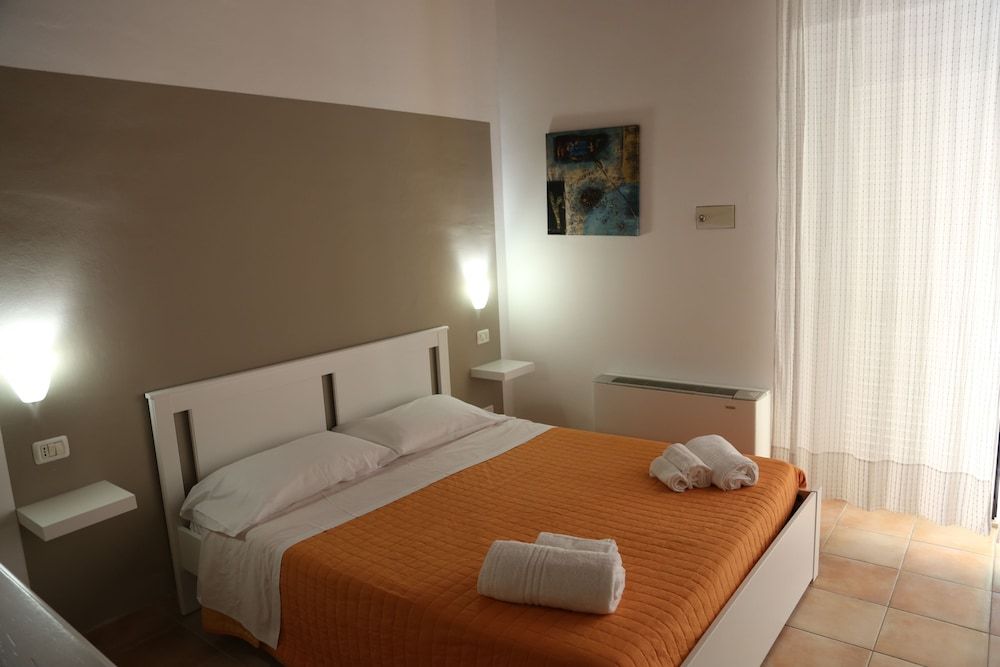Studio, 1 Bedroom