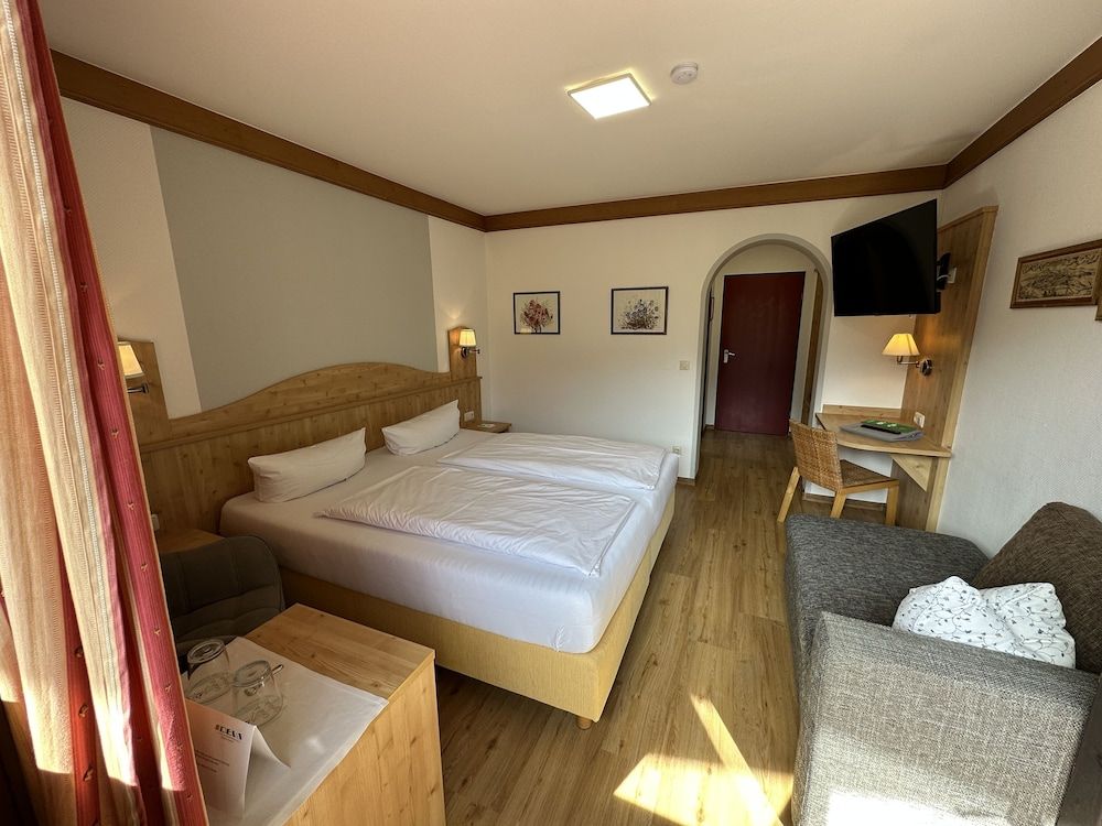 Landhotel Maiergschwendt by DEVA Classic Double Room 8