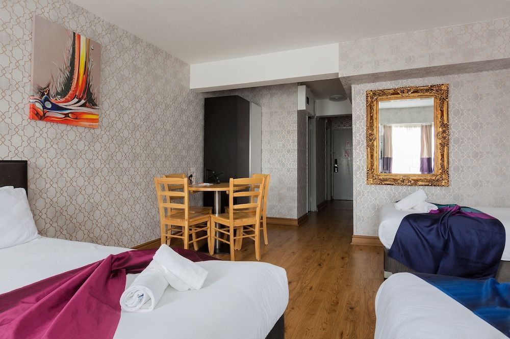 Quadruple Room, Private Bathroom (Quatriple Studio)