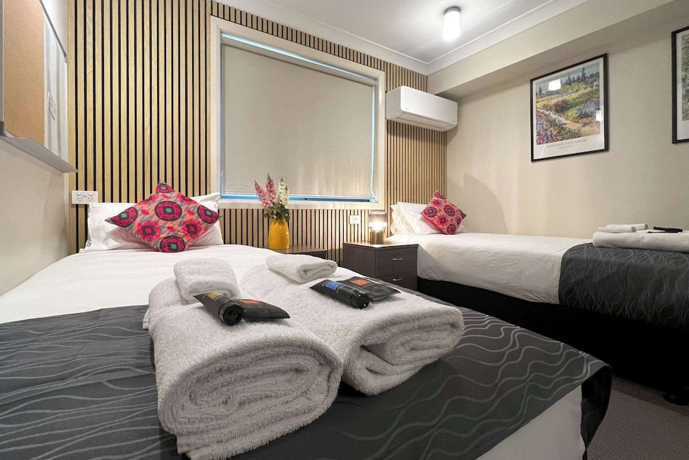 Comfort Inn Serenity Bathurst Standard Room, 2 Twin Beds, Non Smoking 9