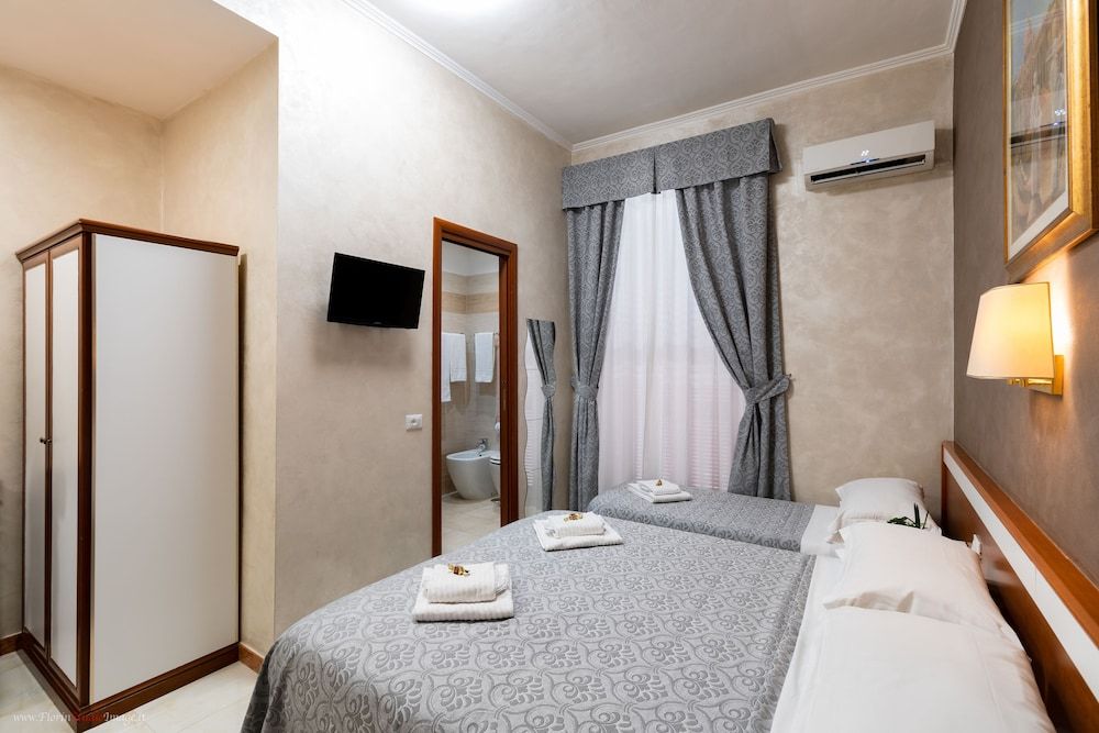 undefined Hotel Centro Cavour 2