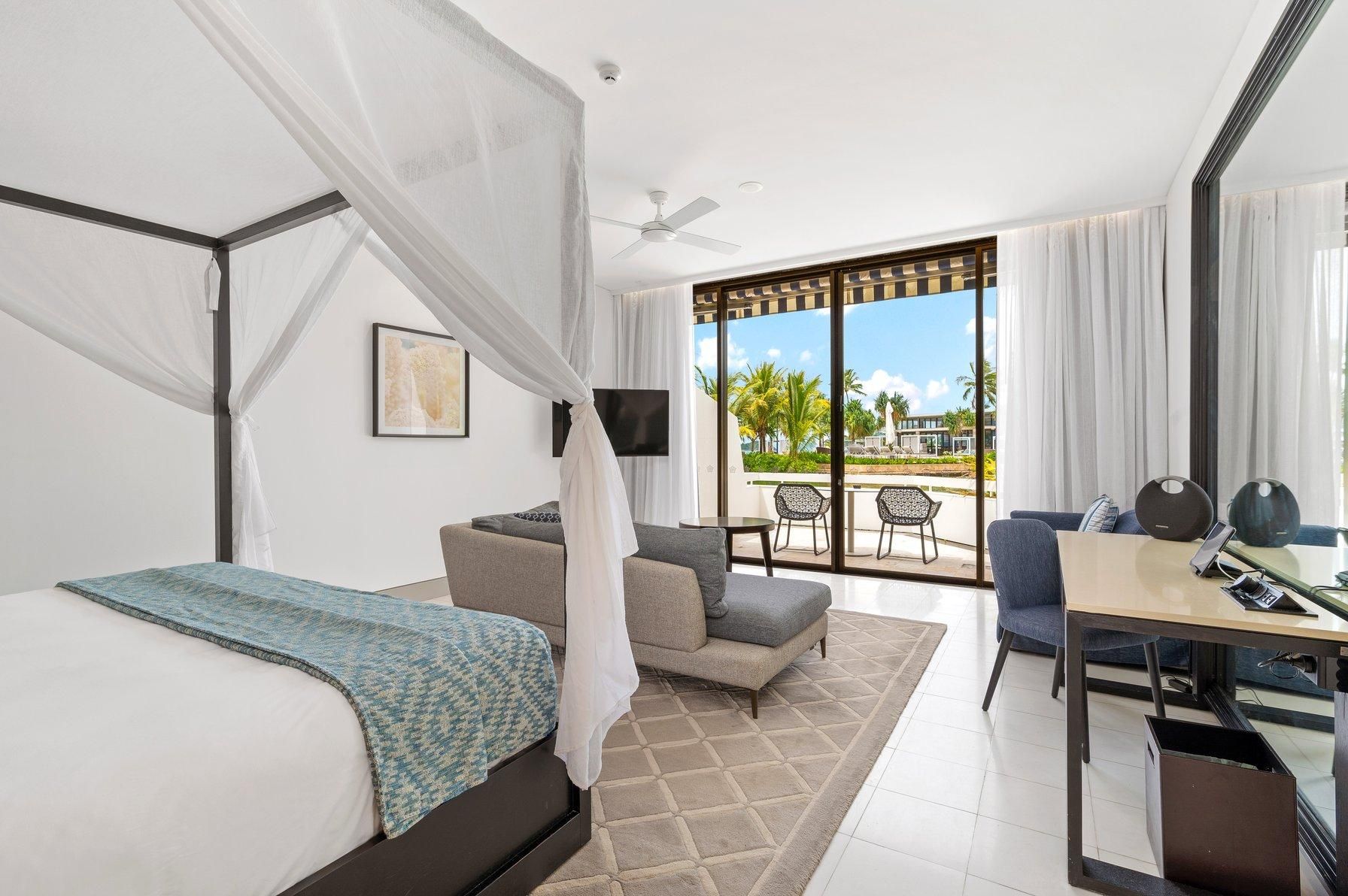 1 King Premium Lagoon View