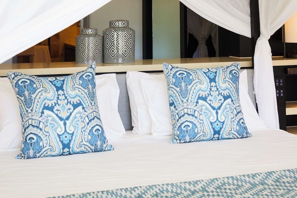 Premium Room, 1 King Bed (Beach Access)