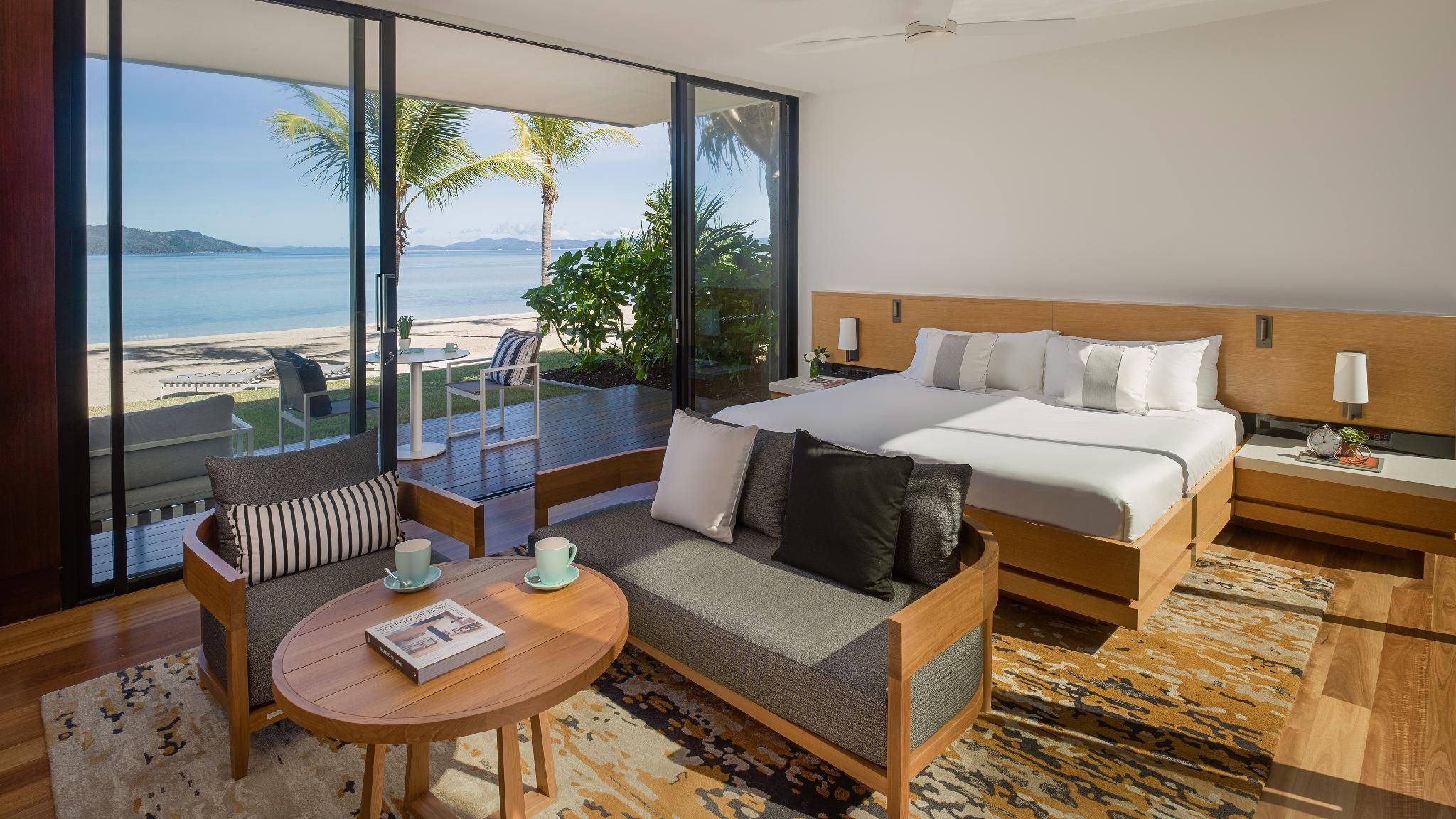 1 King Beachfront Pool Villa