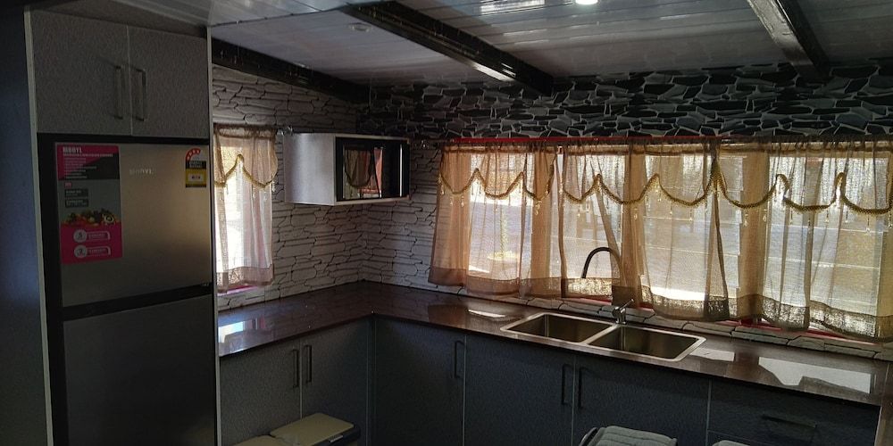 Al-Minhaj Service Apartments Three Bedroom Apartment 3