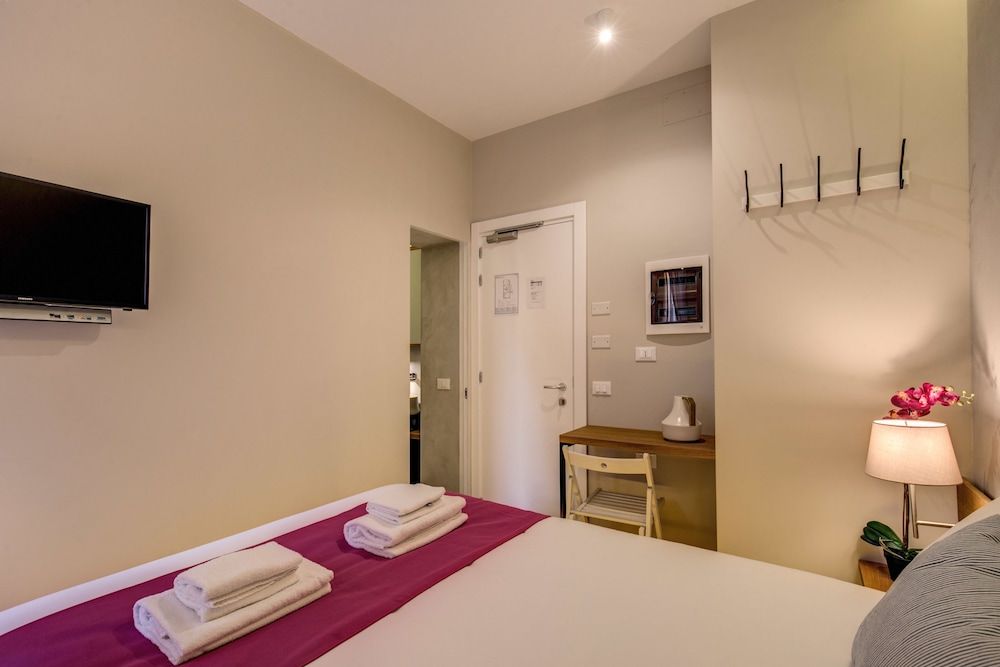 The Spanish Suite Double Room 11