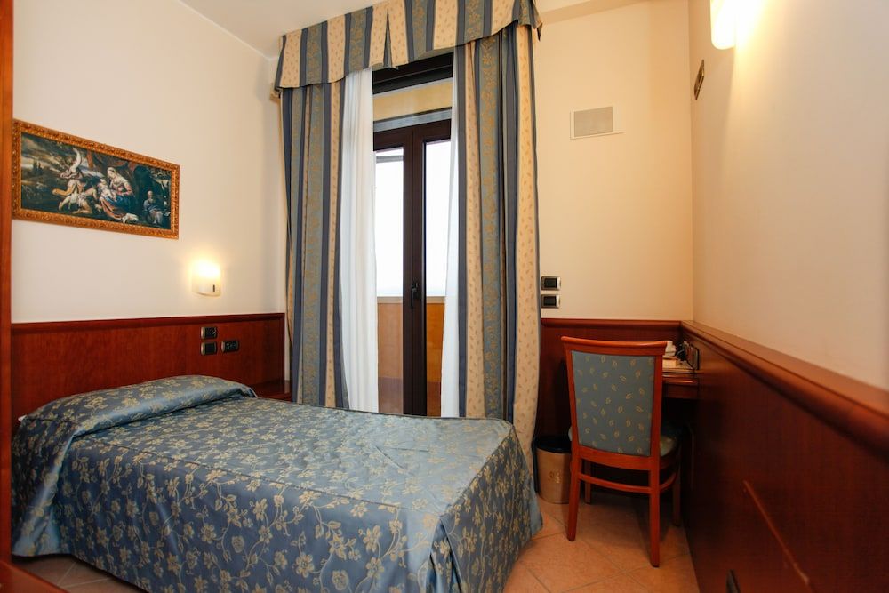 Garda Family House Superior Single Room, Balcony