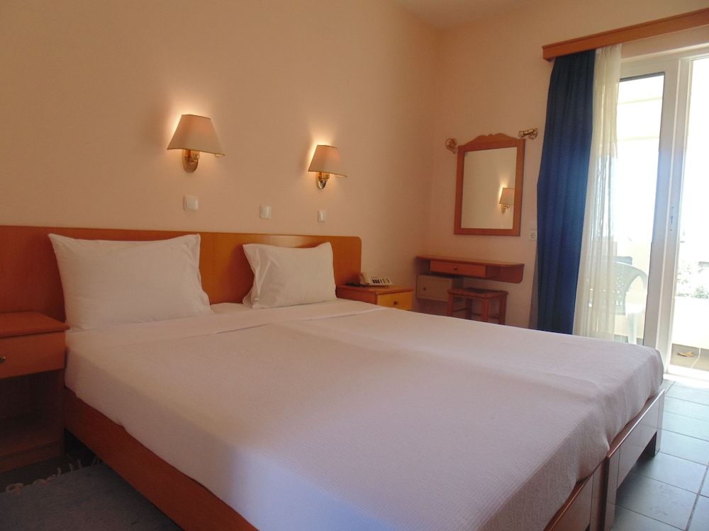 Economy Double or Twin Room, Balcony, Garden View