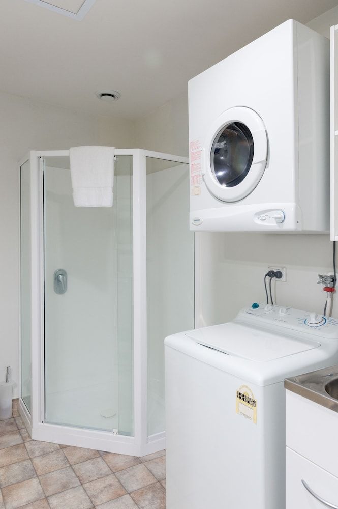 Courtenay Village Apartment, 2 Bedrooms 10