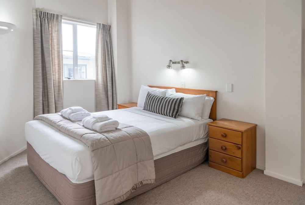 Courtenay Village Apartment, 2 Bedrooms 3