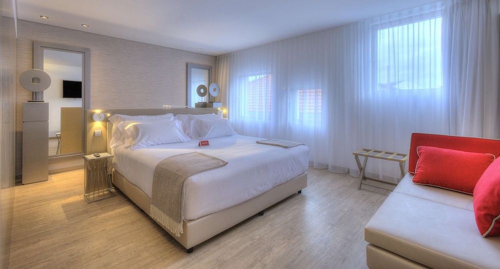 Premium Room (Extra Bed 3 Adults)