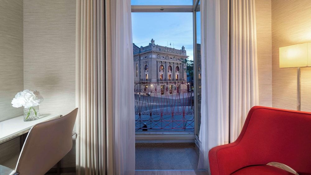 undefined NH Collection Porto Batalha 2