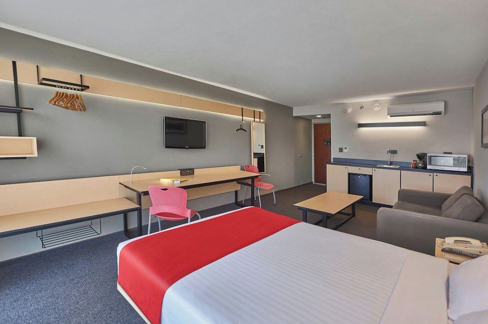 City Express by Marriott Tehuacan Superior Room, 1 Queen Bed with Sofa bed 5