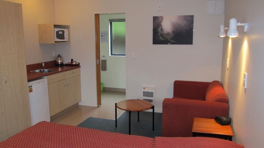 Bella Vista Taupo Superior Twin Room, Multiple Beds 7
