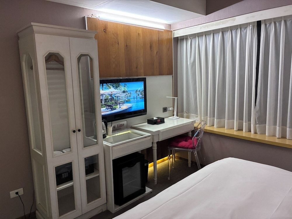 Newful Hotel Design Double Room 7