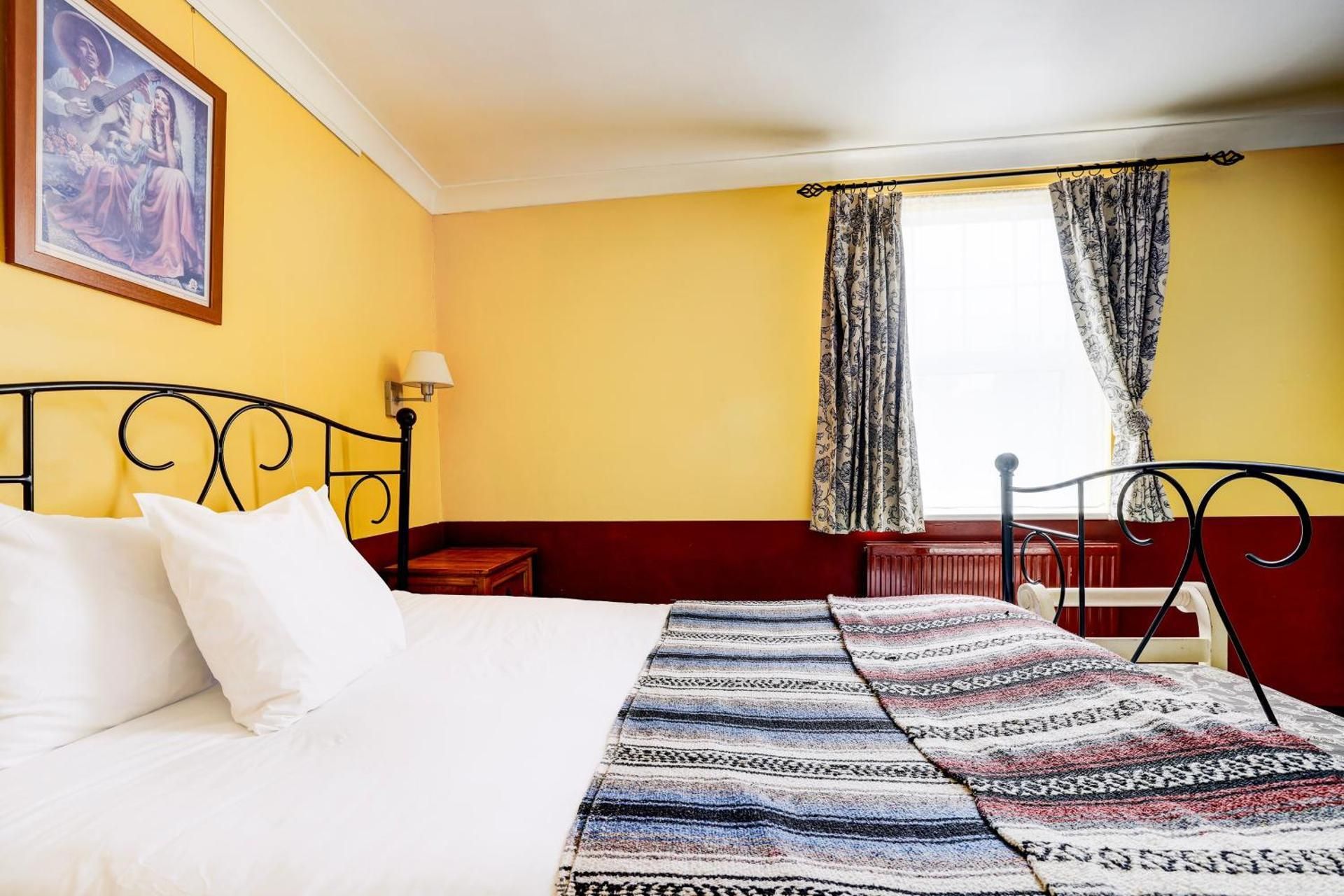 Twin Room with Shared Bathroom