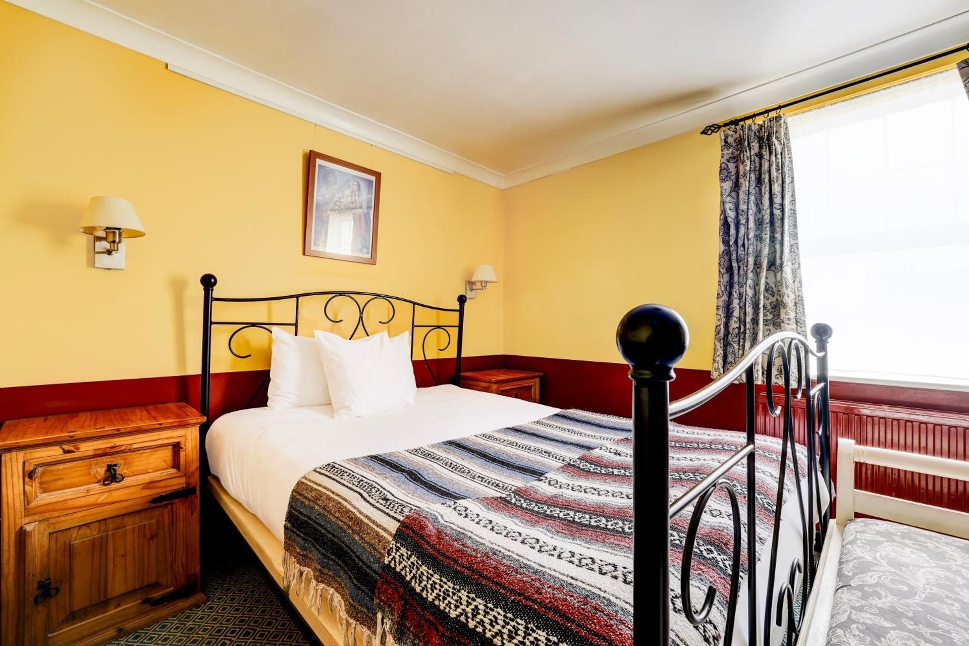 Twin Room with Shared Bathroom