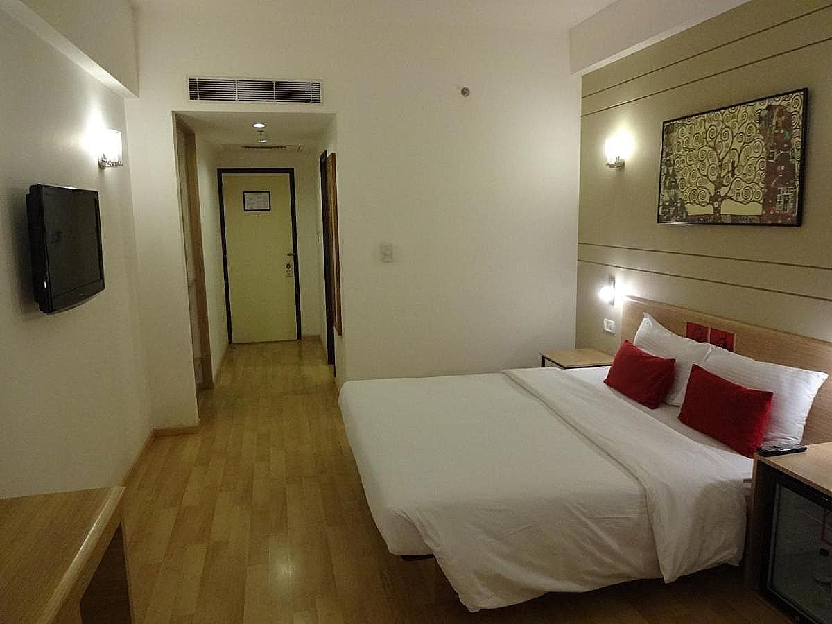 Red Fox By Lemon Tree Hotel, Hyderabad Business Room/Standard Room 3