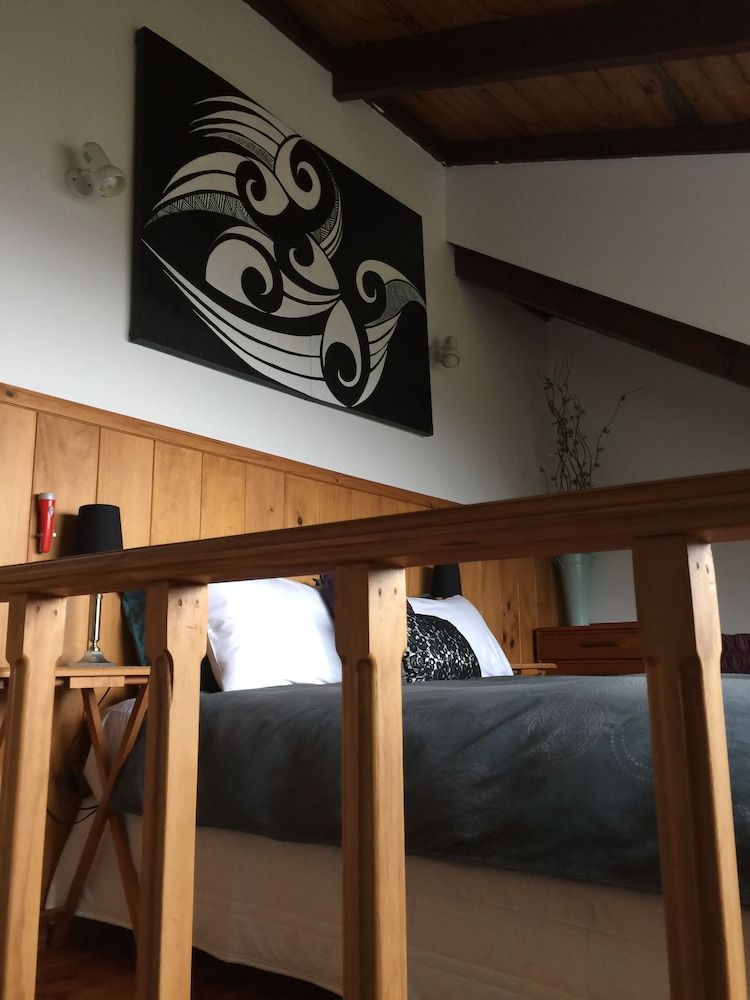 Grafton Cottage & Chalets