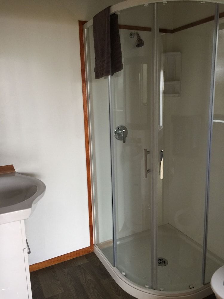 Grafton Cottage & Chalets Chalet (Camellia) 3