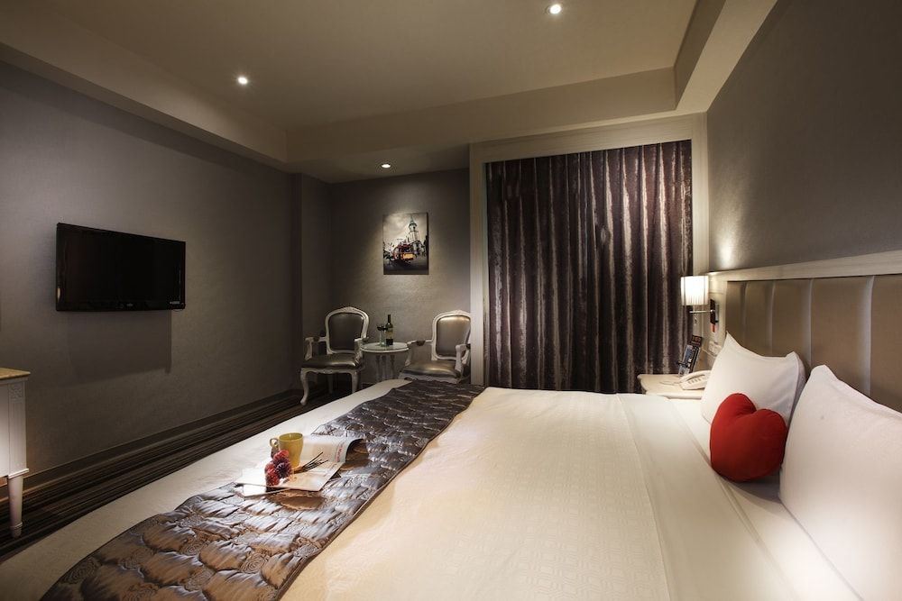 Grace Hotel Banchiao Deluxe Double Room 2