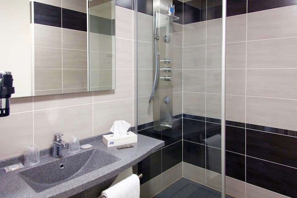 Hotel Kyriad Auray - Carnac Superior Room, 3 Twin Beds 3