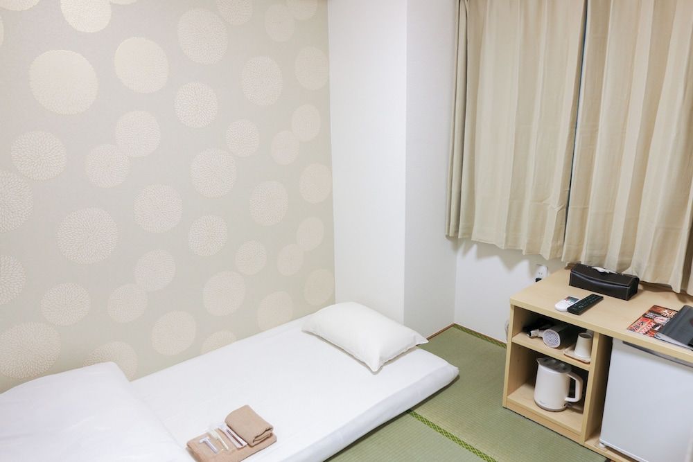undefined Shin-Imamiya Hotel 5