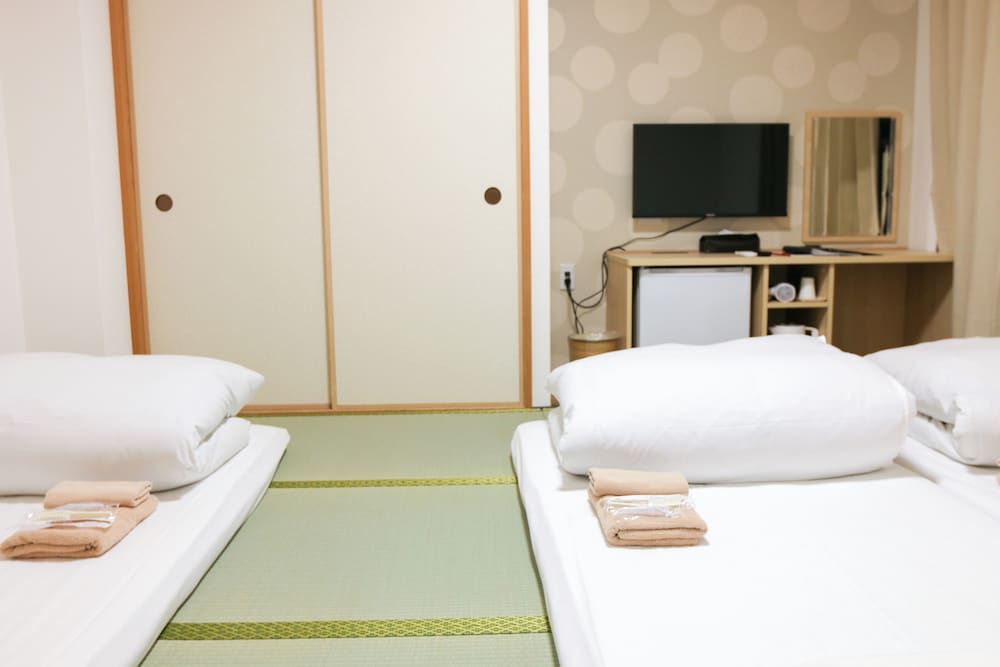 undefined Shin-Imamiya Hotel 3