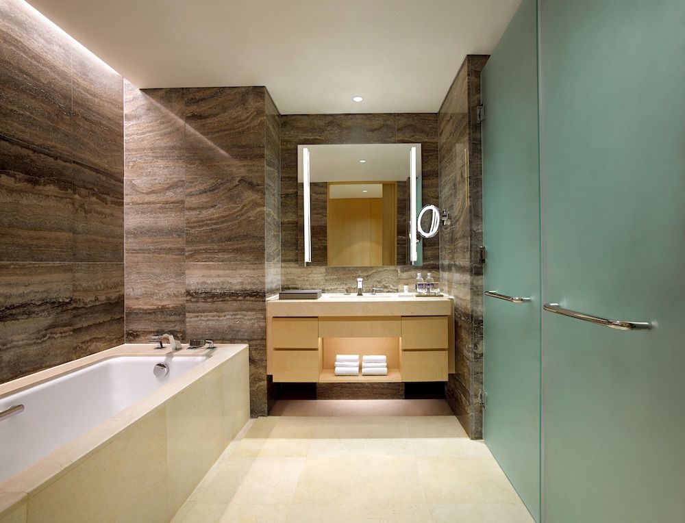 undefined Lotte Hotel Hanoi 10
