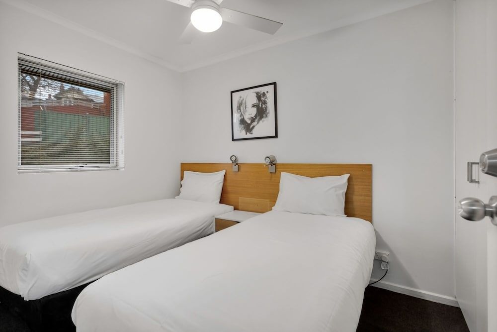 Elphin Motel & Serviced Apartments Three Bedroom Suite, Free Wi-Fi & Parking 3