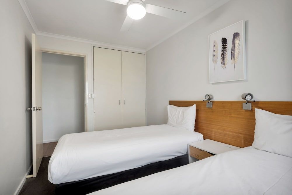 Elphin Motel & Serviced Apartments Three Bedroom Suite, Free Wi-Fi & Parking